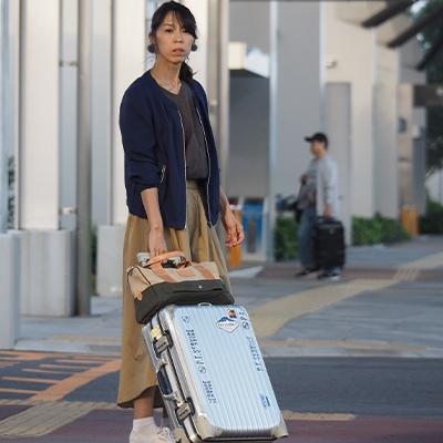 ふるさと納税 高松市 【受注生産】　瀬戸内がたくさん詰まった、オリーブ染めミニボストンバッグ　栃木レザーバンドタイプの画像