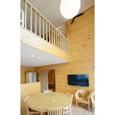 期間セール ！ ふるさと納税 富士河口湖町 【河口湖カントリーコテージBan】休前日ペア!コテージ1棟貸し切り *1泊2日朝食付き 【AAA1427477700】(52020円)