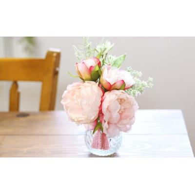 ふるさと納税 倉敷市 水換え不要!!芍薬とグリーンの花瓶に入った花束:ピンク
