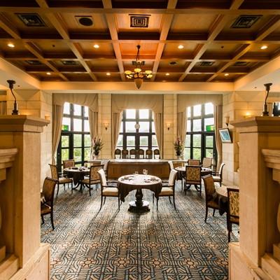 【売り切りお値下げ】 ふるさと納税 上富田町 南紀白浜ゴルフ倶楽部&リゾートホテル　平日1Rプレー&スイートルーム宿泊ペアご利用券(1泊3食付) 【1926154388】(70200円)