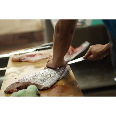 ふるさと納税 鹿屋市 【出水田鮮魚】創業40年の鮮魚店が厳選した鹿児島県産真鯛と高級魚(モアラ)の鍋セット(うどん付き)_3