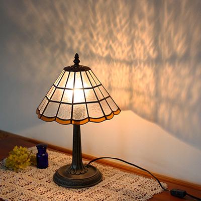 ふるさと納税 瀬戸市 Nijiiro Lamp のステンドグラスのテーブルランプ キノコの画像