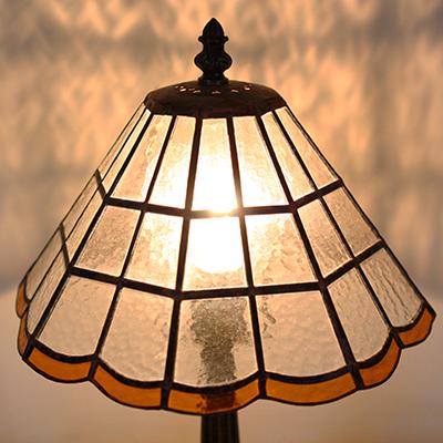 ふるさと納税 瀬戸市 Nijiiro Lamp のステンドグラスのテーブルランプ キノコの画像