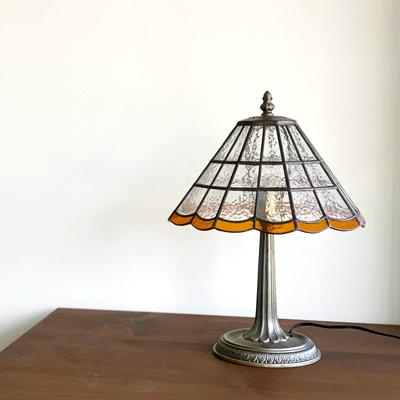 ふるさと納税 瀬戸市 Nijiiro Lamp のステンドグラスのテーブルランプ キノコの画像