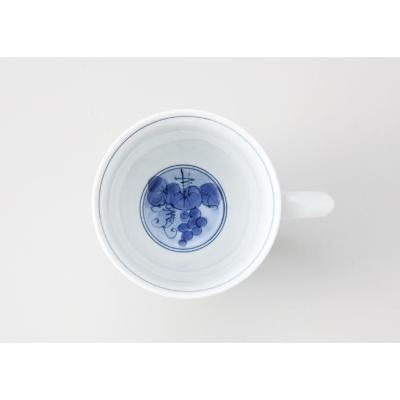 ふるさと納税 長崎県 【波佐見焼】軽くて扱いやすいマグカップ　唐草ぶどう赤【西海陶器】1 12742_1