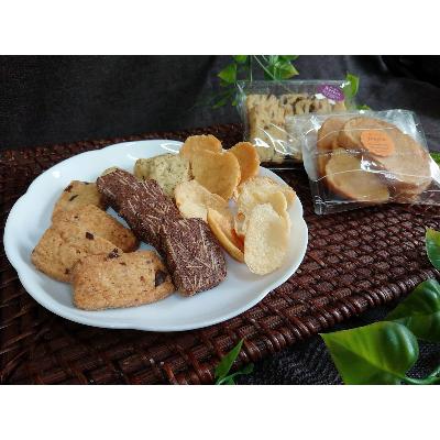 ふるさと納税 豊中市 国産小麦を使用したクッキー&ラスクセット｜y-sf