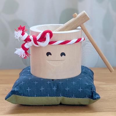 ふるさと納税 登別市 北海道産 木製飾り用餅臼「笑うっす!」A 1個