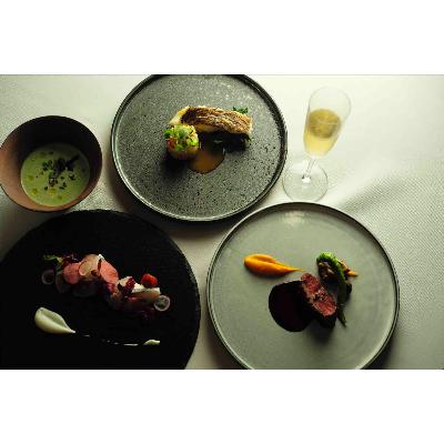 【2026年1月8日以降の発送予定】 ふるさと納税 北広島町 北広島町長笹の山あいで優雅で優美な夜を。樂山ペア宿泊券 フレンチディナーコース付き 【HO2414534580】(88000円)