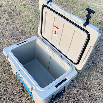 オリジナルマット(SeaDek)付ハードクーラーボックス　(25L)ダークグレイ オリジナルマット(SeaDek)付ハードクーラーボックス (サイズ:25L