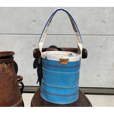 ふるさと納税 近江八幡市 hito+(ヒトプラス) 消防ホースアップサイクル[バケツ型バッグ]青ベース