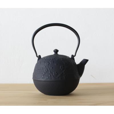 ふるさと納税 奥州市 南部鉄器 鉄瓶瓜形小紋梅 1L 伝統工芸品 白湯がお