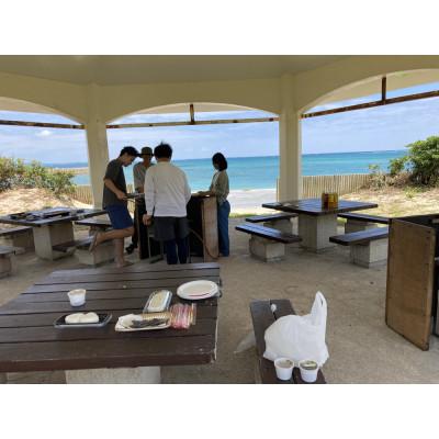 ふるさと納税 南城市 あざまサンサンビーチのBBQ　沖縄県産アグーセット手ぶらプラン・ペア利用券 