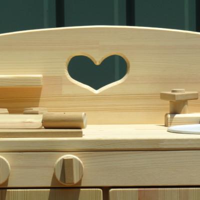 ふるさと納税 泉南市 ●手作り木製ままごとフルキッチンDHK(ハート)素材色バージョンの画像