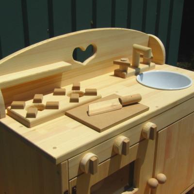 ふるさと納税 泉南市 ●手作り木製ままごとフルキッチンDHK(ハート)素材色バージョンの画像