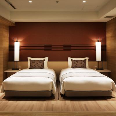 完動品 ふるさと納税 神戸市 神戸みなと温泉 蓮のペア宿泊券(シーサイドデラックス/1泊2名様夕朝食付) 【HO2247121085】(81900円)