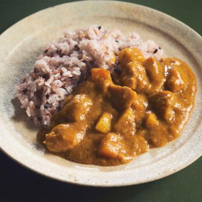 ふるさと納税 明日香村 大和肉鶏と明日香野菜をつかった「飛鳥カレー」と古代三色米<3人前セット>