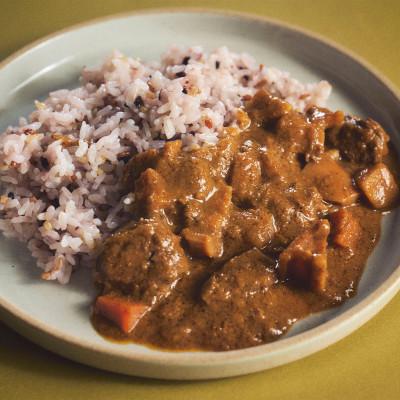 ふるさと納税 明日香村 大和牛と明日香野菜でつくった「飛鳥カレー」と古代三色米<3人前セット>