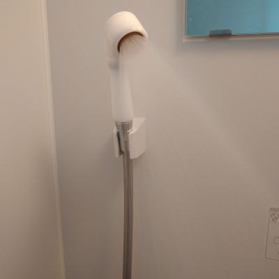 【タイムセール】 ふるさと納税 鶴岡市 マイクロバブルシャワーヘッド　『シルクプレミアム』　ホワイト&真鍮板(ソフトタイプ) 【6639803265】(24200円)