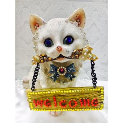 ふるさと納税 中間市 ジュエリー招き猫:ウエルカムキャット(ボード付き)白猫
