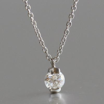 ふるさと納税 大津市 プラチナ900[0.2ct ラボダイヤモンドネックレス]ハーフベゼル 未来の輝き 一粒ペンダント