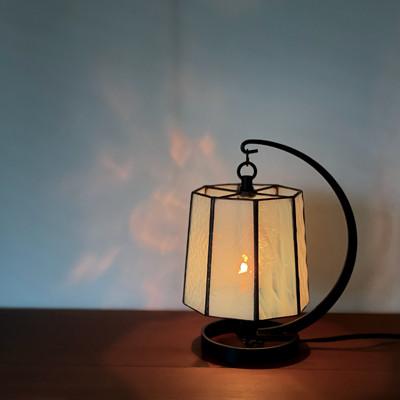 ふるさと納税 瀬戸市 Nijiiro Lamp のステンドグラスのテーブルランプ