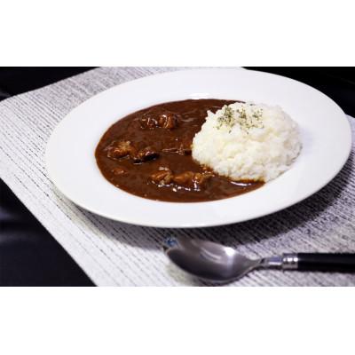 ふるさと納税 泉南市 松阪牛カレー 角切り牛肉を100%使用 レトルト 1人前(200g)×10箱セットの画像