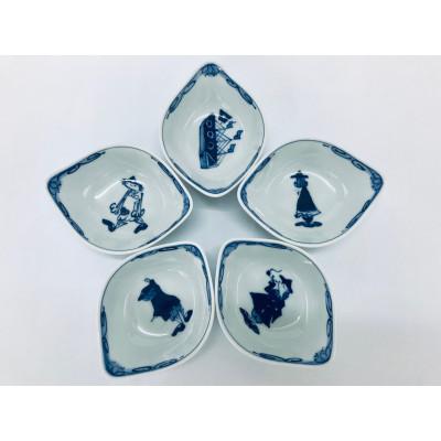 ふるさと納税 有田町 毎日のお食事を楽しくしてくれる舟型小鉢5個セット(有田焼青花)