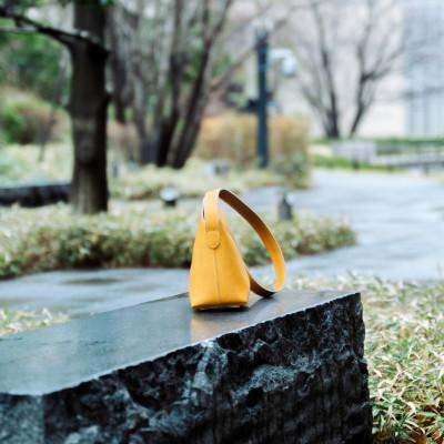 ふるさと納税 香芝市 グラブ革　ボディバッグ　タンの画像