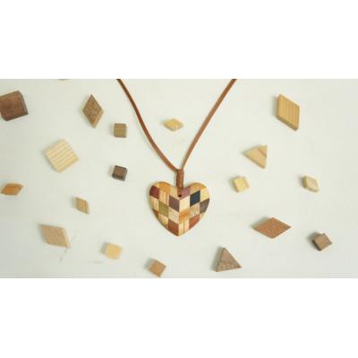 ふるさと納税 日南町 寄木のハートペンダント