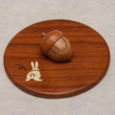 ふるさと納税 北上市 貝象嵌 どんぐりのふた(うさぎ・ウォールナット)どんぐり型の持ち手が可愛い木製カップカバー[夢工房]
