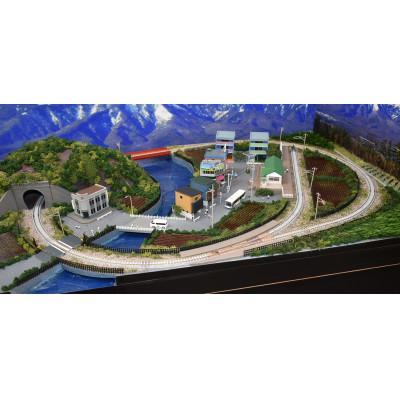 ふるさと納税 南箕輪村 Nゲージ 鉄道ジオラマレイアウト 90×60cm 単線 引込駅のある街並み(ポイント電動化)の画像