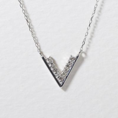 ふるさと納税 甲斐市 プラチナ 0.06ct V字ダイヤモンドネックレス【BQ-187】の画像