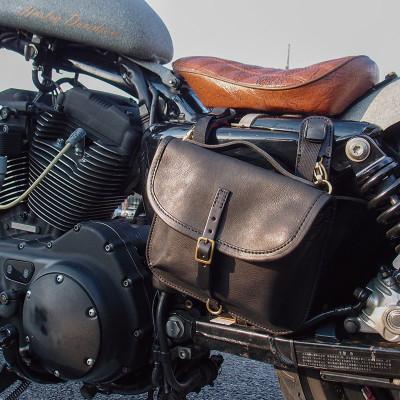 ふるさと納税 ひたちなか市 ラフテール　Gazelle ブラック　ワンタッチ着脱の二輪用鞄　栃木レザー製シュリンクレザー使用の画像