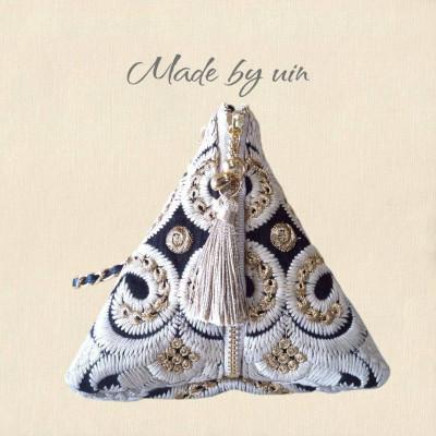 ふるさと納税 国分寺市 コロンとしたフォルムが愛らしいuinのテトラポーチ 2色セット