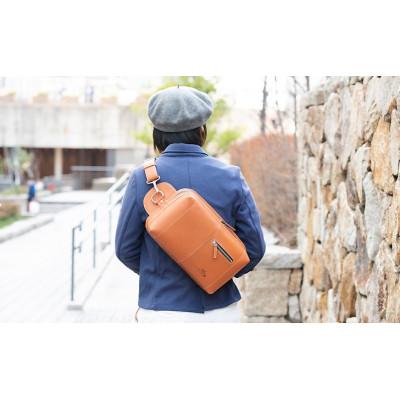 ふるさと納税 姫路市 0528 B5サイズのタブレットが入る本革ボディバッグ(レンガ)[53657336]の画像