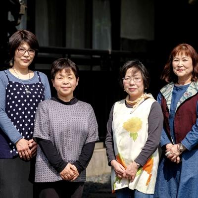 ふるさと納税 小郡市 座蒲団 布美 叶え星文様 座蒲団2個 仕かける 久留米絣 (青、赤)[No5354-0615]
