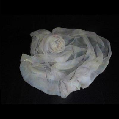 ふるさと納税 大島町 伊豆大島「つばき花びら染」シルク100%BIGで個性的な創作ストール