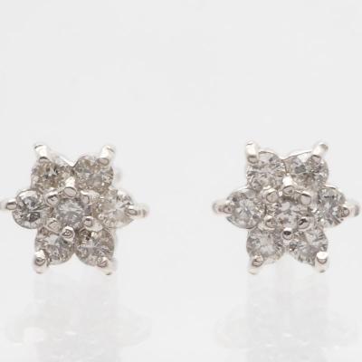 ふるさと納税 甲府市 K18WG フラワーモチーフダイヤモンドピアス HTOP