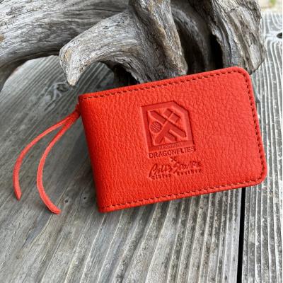 ふるさと納税 東広島市 [広島ドラゴンフライズ×ベルズスクエア]コラボ 東広島産鹿革使用 二つ折りIDカード/パスケース