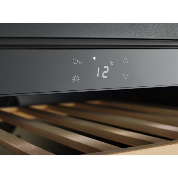 【基本設置料金セット】 ヴァンテック ワインクーラー アンダーカウンタータイプ 黒色 VS50 ［50本 /右開き］ 【お届け日時指定不可】 |  | 12