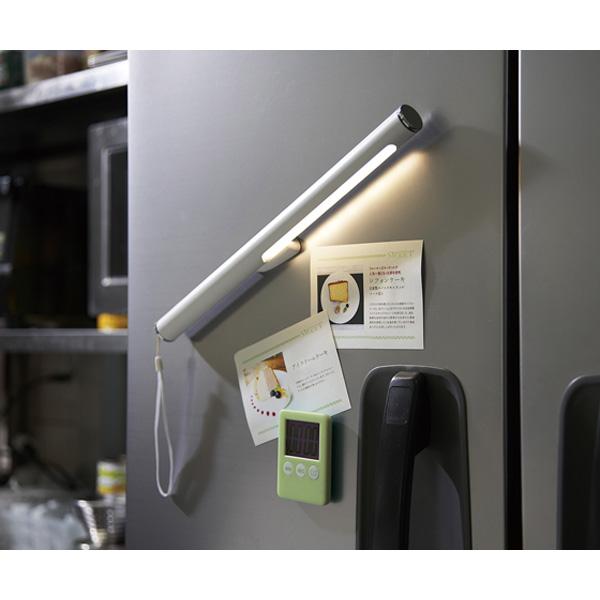 オリンピア 充電式多機能LEDライト白 GST004W |  | 05