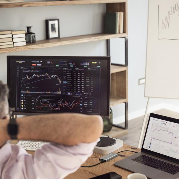 J5 ［USB4-C オス→メス HDMI / LAN / USB-Aｘ2 / USB-Cｘ2］USB PD対応 100W ドッキングステーション  スペースグレー JCD403 ［USB Power Delivery対応］ |  | 08