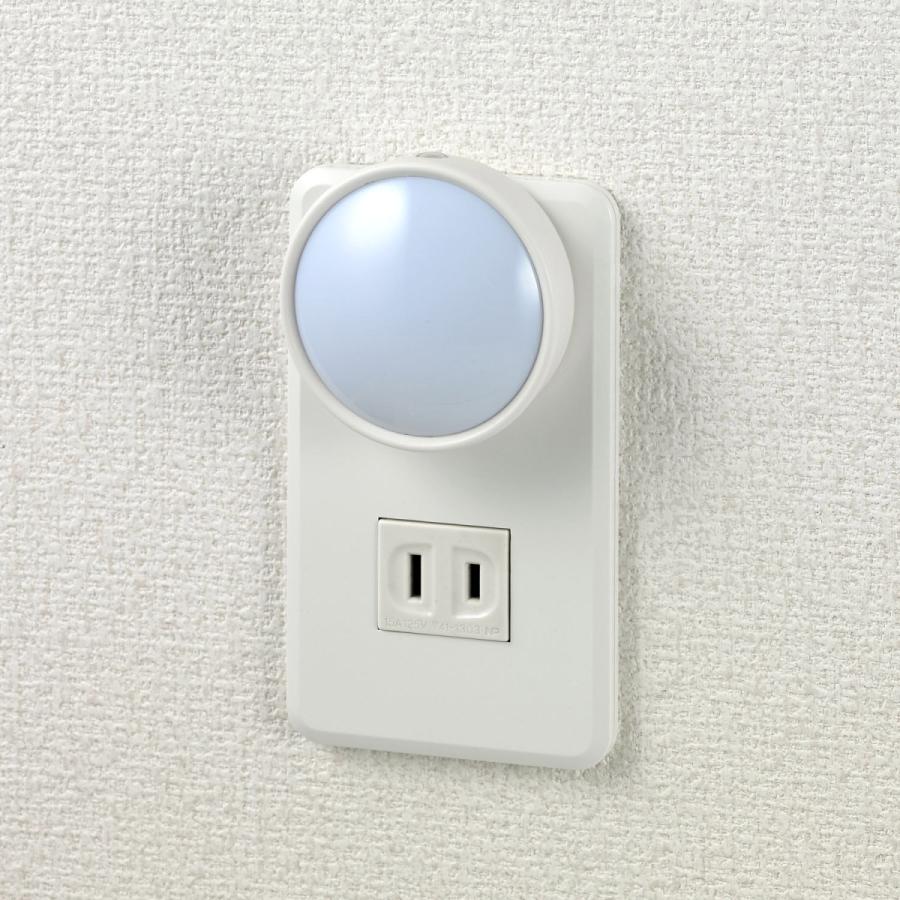 ELPA ＬＥＤセンサー付きナイトライト 明暗タイプ ホワイト PM-LA201(W) ［白色 /コンセント式］ 【864】 | ELPA | 01