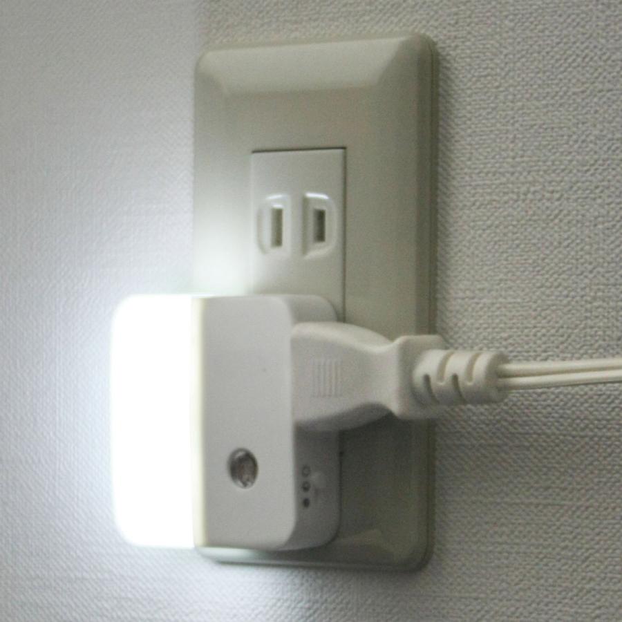 ELPA ＬＥＤセンサー付ナイトライト 明暗タイプ ホワイト PM-LC201(W) ［白色 /コンセント式］ | ELPA | 02