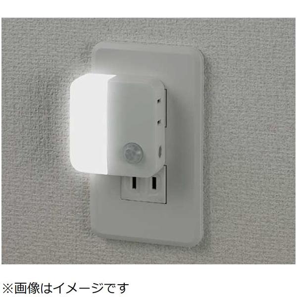 ELPA 人感センサー付ライト （9lm）　PM-LC301-W ホワイト | ELPA | 02