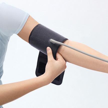 オムロン HCR-7501T 血圧計 [上腕（カフ）式] | オムロン | 01