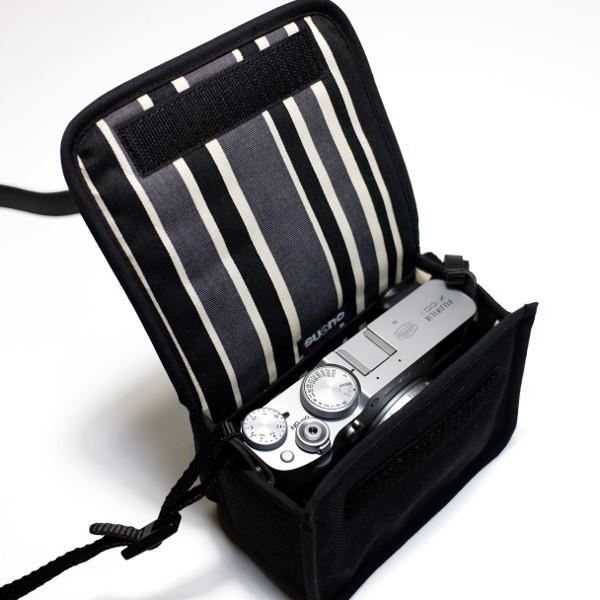 Suono（スオーノ） FUJIFILM X100VI ケース カラビナ付 (ブラック