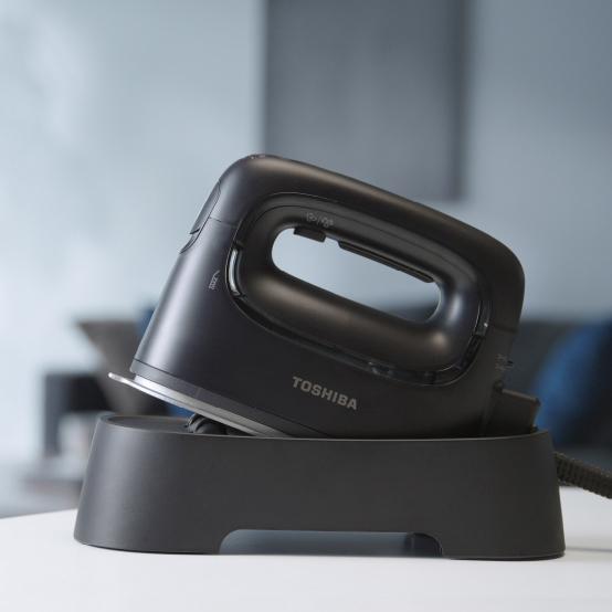 TOSHIBA アイロン 衣類スチーマー 東芝 TAS-X80 ブラック