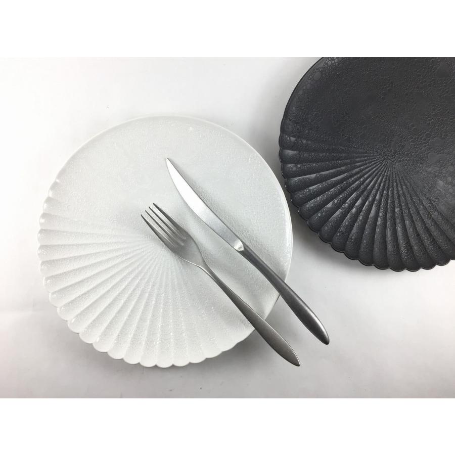 有田焼 吉右衛門窯 230片菊割プレート 白泡 黒泡 23cm 黒色 白色