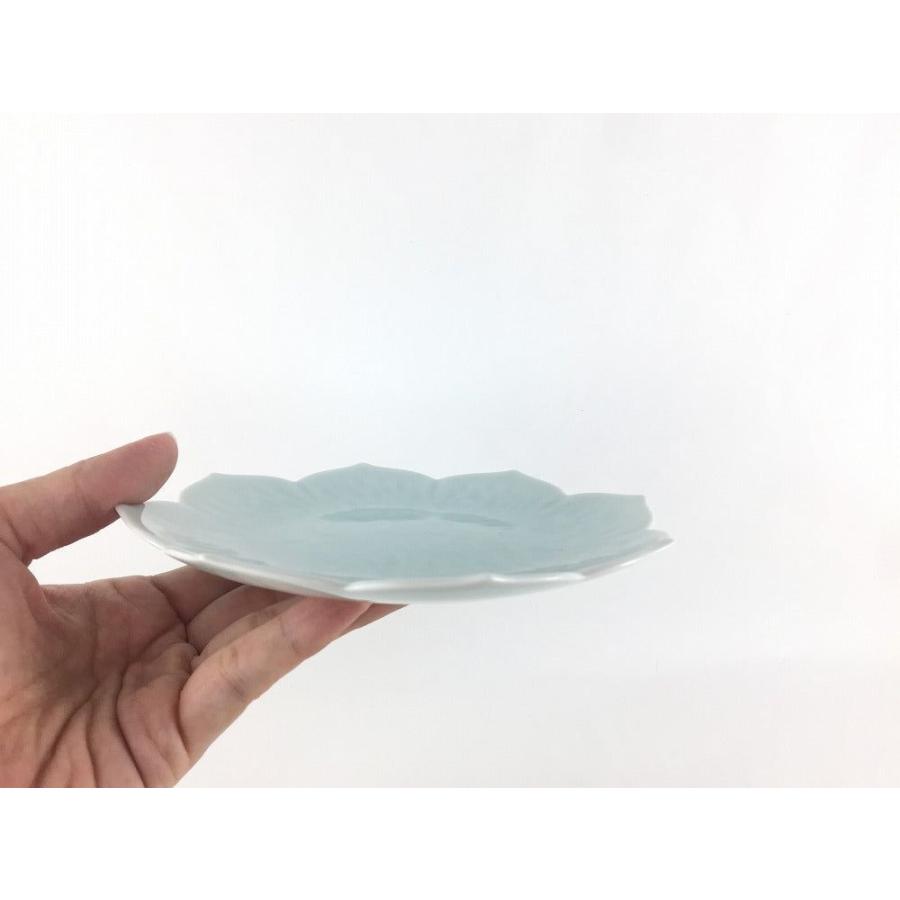 有田焼 貝山窯 桔梗型銘々皿 青白磁【16cm 中皿 銘々皿 平皿 プレート